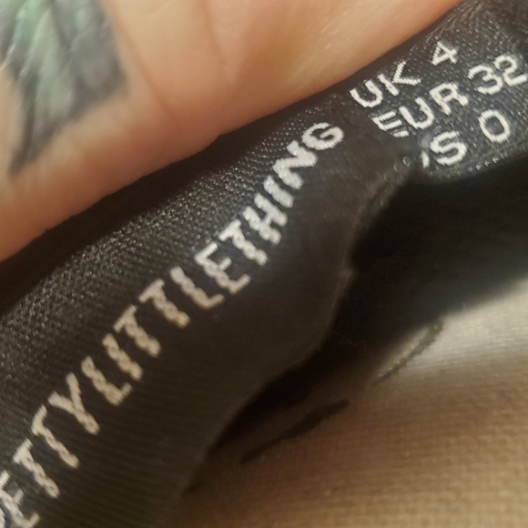 Black Long Sleeve Top - Picture 4 of 4